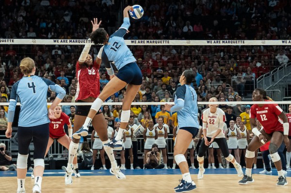 Packing ’em in: Record crowds as Wisconsin tops Marquette, Louisville beats Kentucky Packing ’em in: Record crowds as Wisconsin tops Marquette, Louisville beats Kentucky