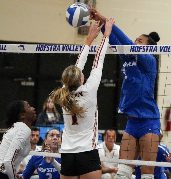 Reverse-sweep Sunday: No. 1 Wisconsin, No. 5 Stanford win after falling behind 0-2 Reverse-sweep Sunday: No. 1 Wisconsin, No. 5 Stanford win after falling behind 0-2