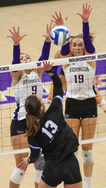 Wisconsin, BYU win; Florida escapes; MTSU, Liberty score upsets